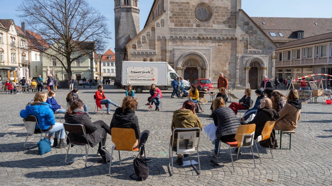 Erfolgreiche Aktion zum Internationalen Frauenkampftag in Schwäbisch Gmünd Erfolgreiche Aktion zum Internationalen Frauenkampftag in Schwäbisch Gmünd