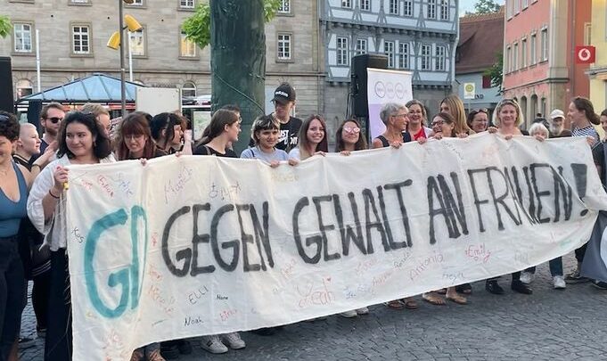 Kundgebung gegen häusliche Gewalt