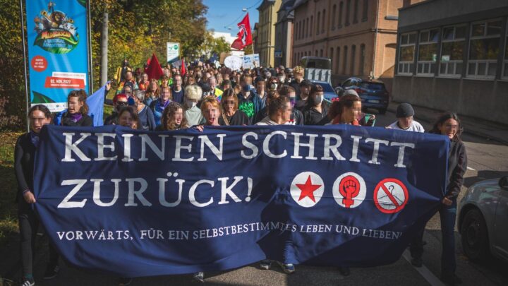 Kampagne „Keinen Schritt zurück“